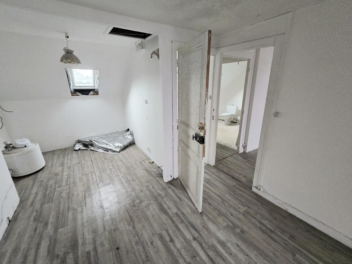 Secteur gare Angers maison avec cour composée de 3 logements