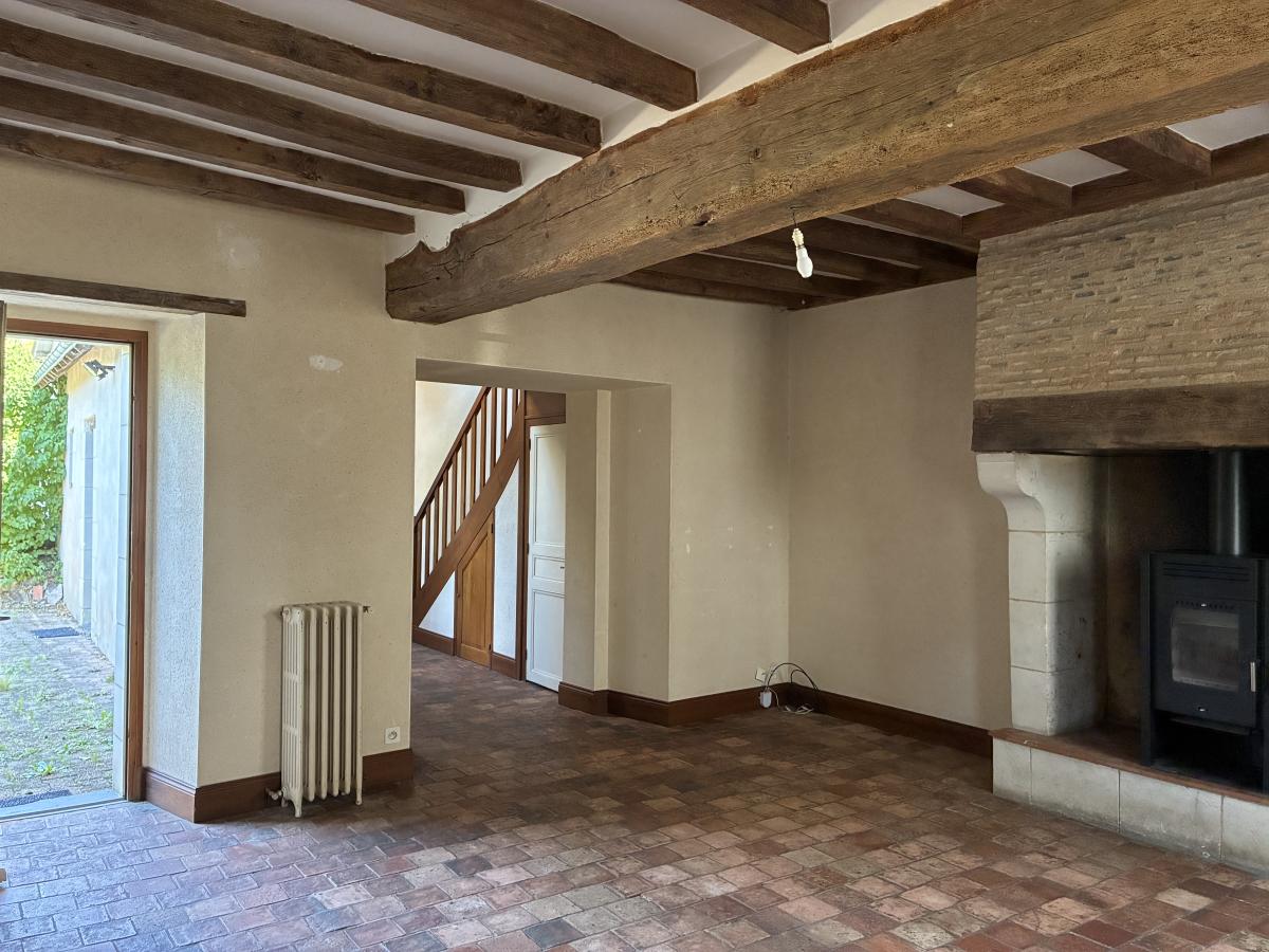 Maison authentique assortie d'un grand jardin