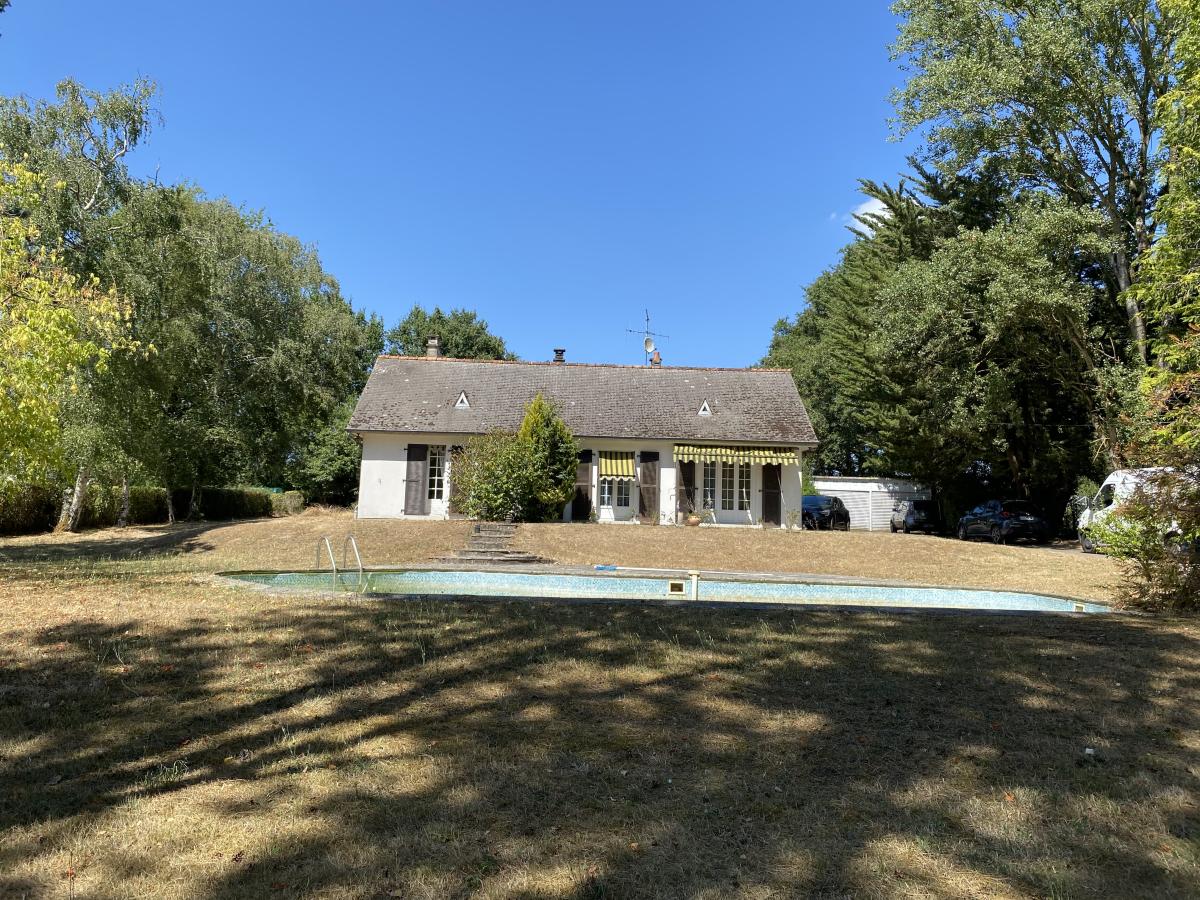 BRIOLLAY PLAIN-PIED A RENOVER