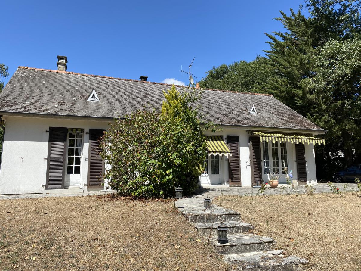 BRIOLLAY PLAIN-PIED A RENOVER