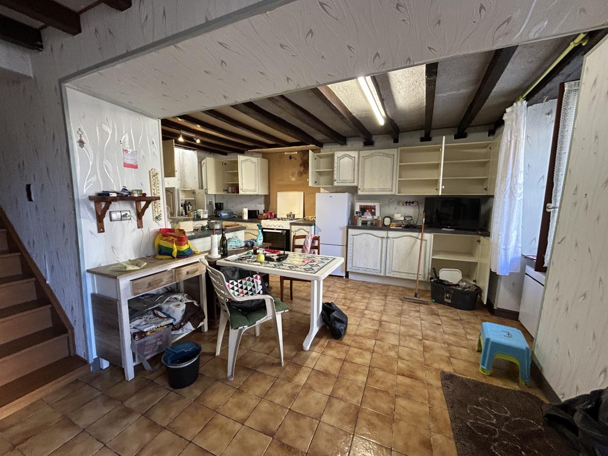A VENDRE - MAISON D'HABITATION - NUILLE SUR VICOIN