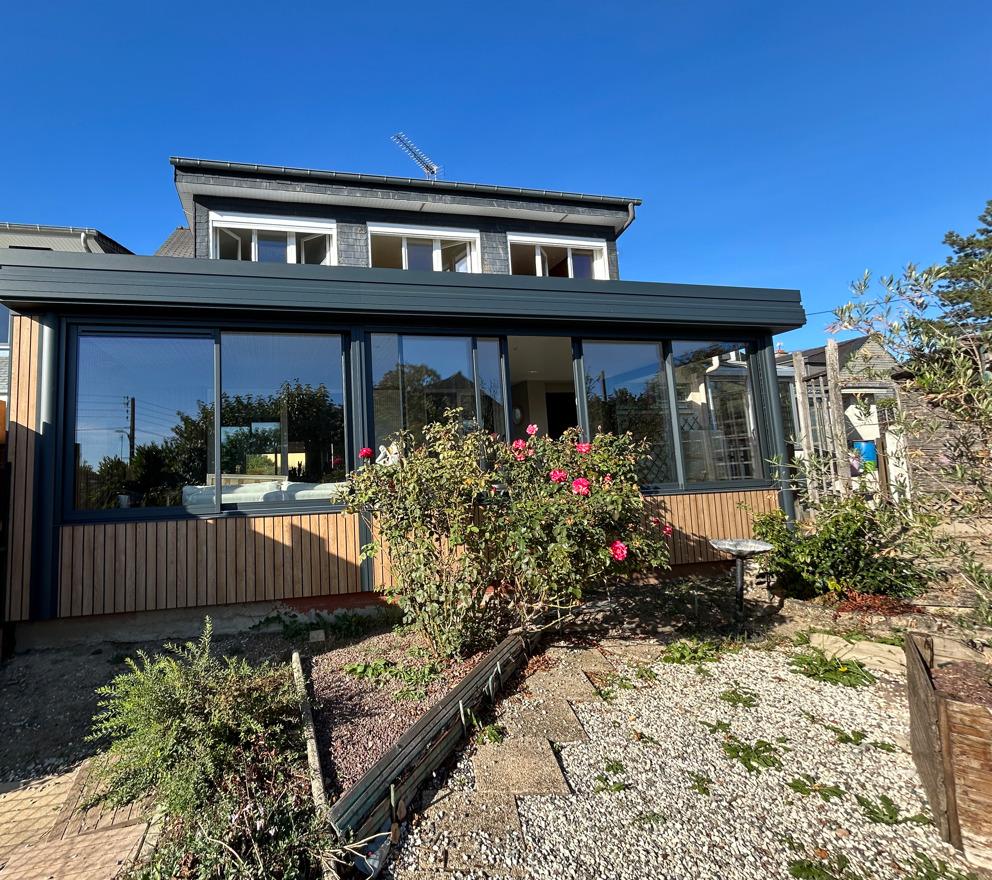A VENDRE - PAVILLON - LAVAL