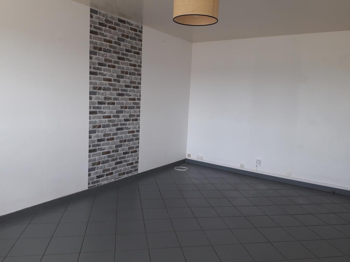 APPARTEMENT 4 PIECES DANS RESIDENCE PROCHE COMMODITES