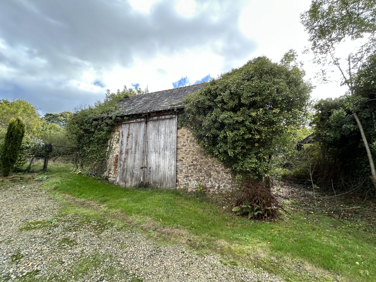 A VENDRE - MAISON A RENOVER - LA CROILLE