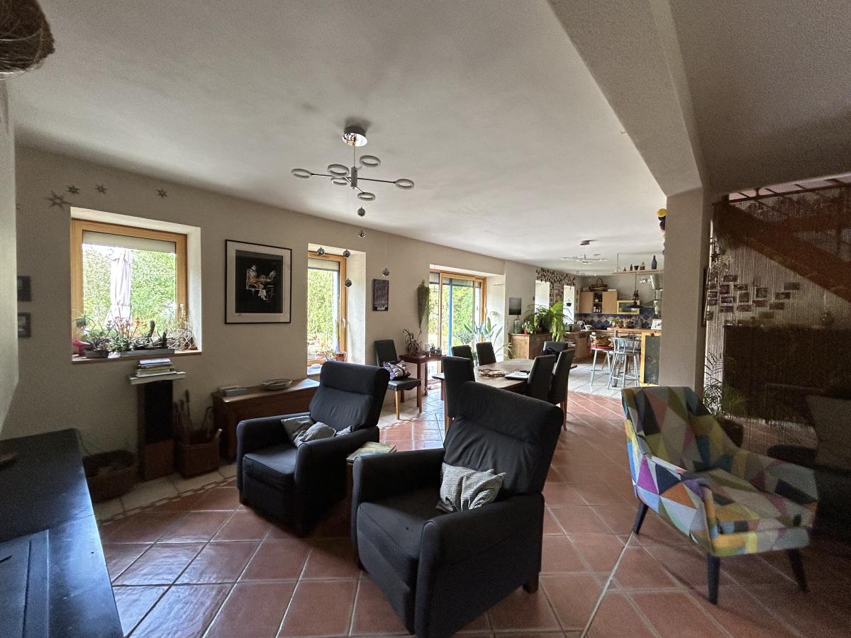 A VENDRE - MAISON EN PIERRES - SAINT JEAN SUR MAYENNE