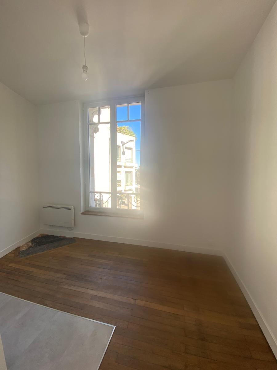 Studio hyper centre refait à neuf