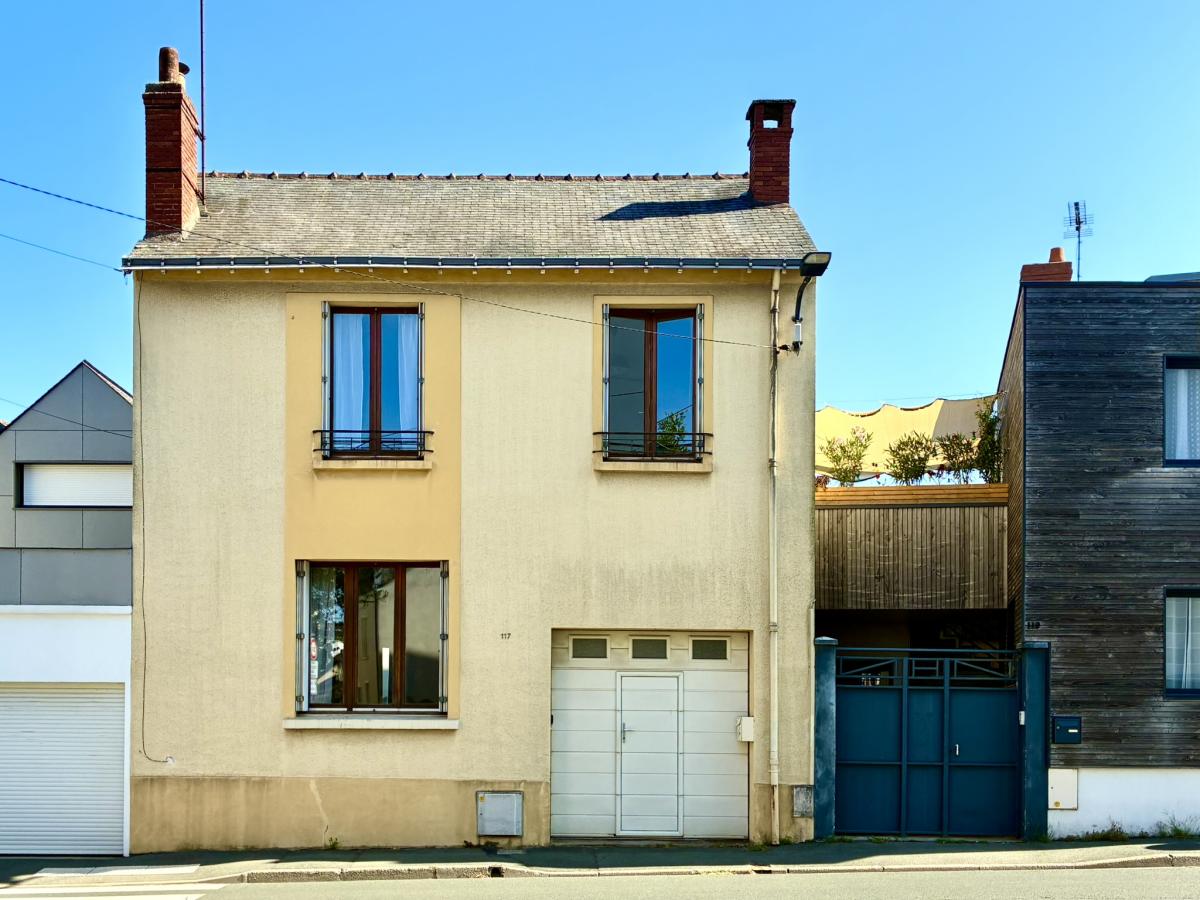 VENTE - Maison 1930 place du Lycée / Madeleine avec garage