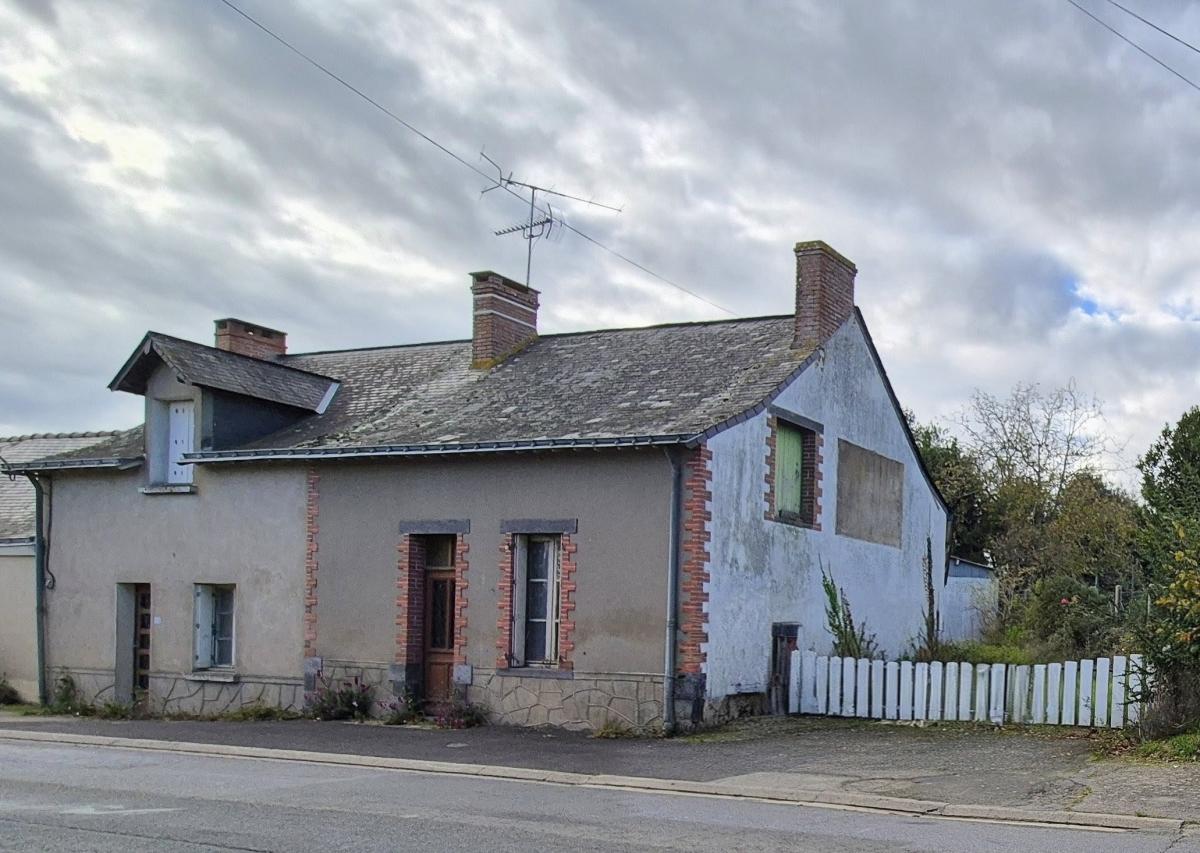 JUIGNÉ LES MOUTIERS - MAISON D'HABITATION - 3 CHAMBRES - DÉPENDANCE - PARCELLE 775 m²